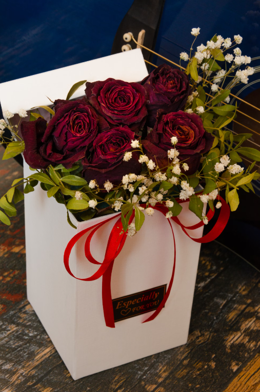 Valentine’s Day: Speak Their Love Lingo with the Perfect Bouquet Delivery