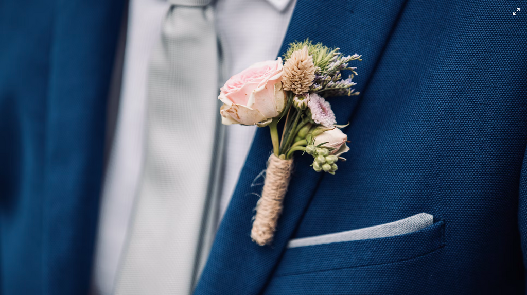 The Ultimate Guide to Prom Flowers – Corsages and Boutonnieres