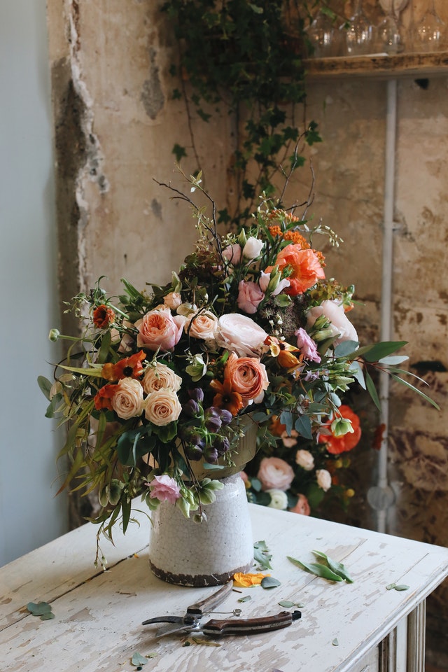 Should You Have Fresh Or Dried Flowers for Your Event?