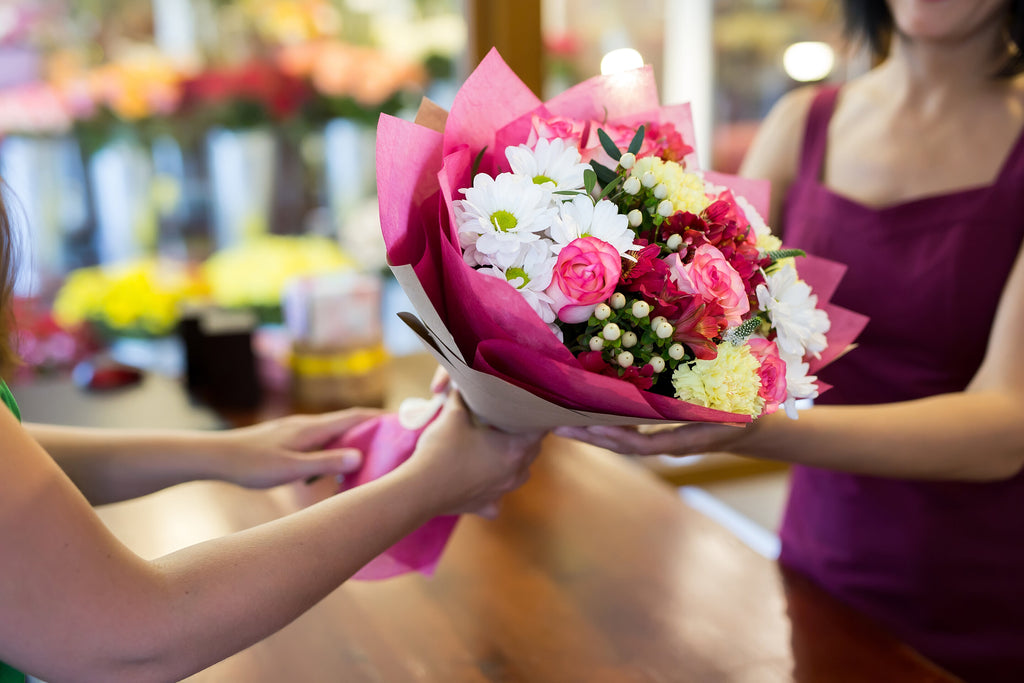 Occasions Where You Can Send Flowers to Your Friends