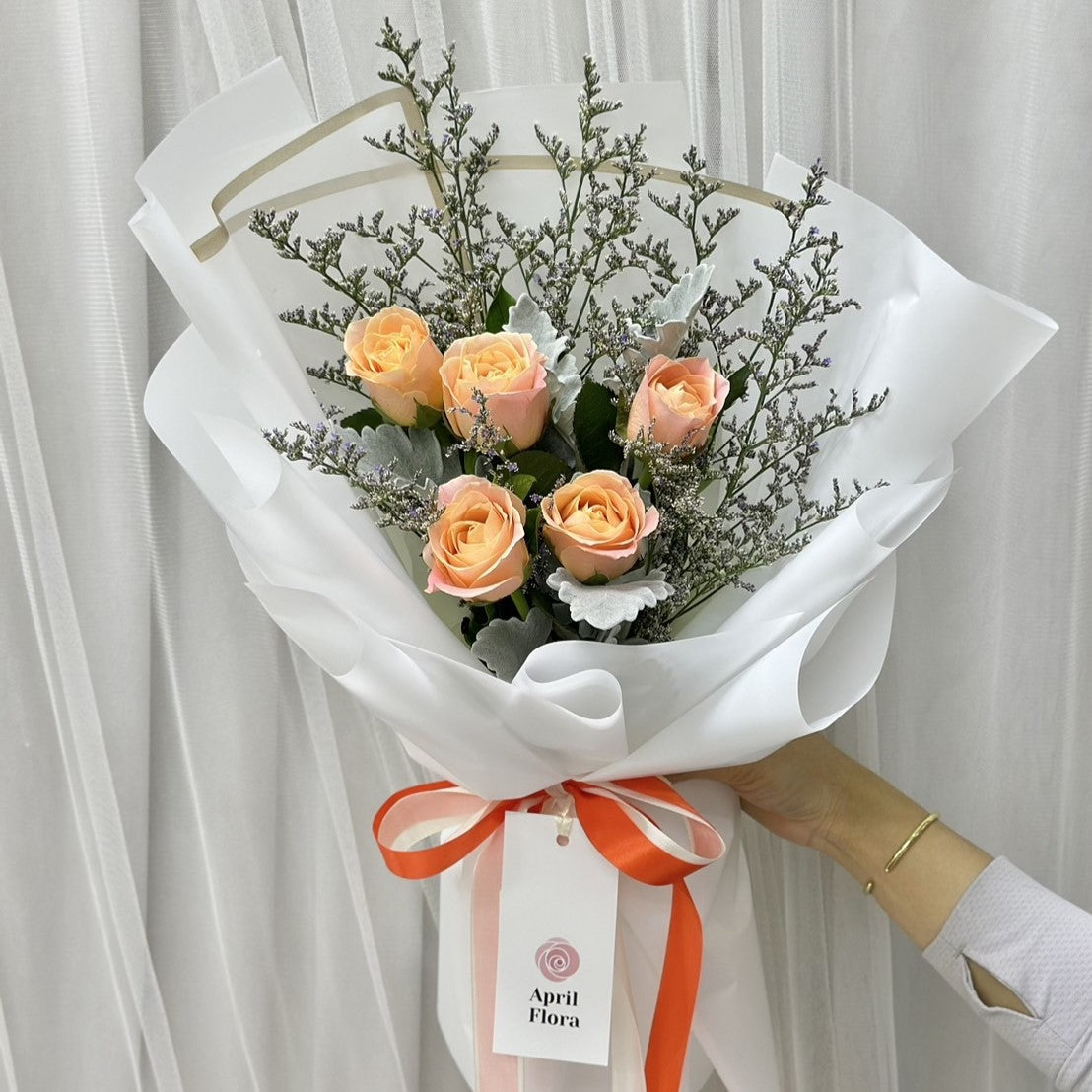 "Sweet Daylight" Bouquet of 5 Orange Roses