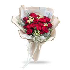 Daisy & Roses – 20 Red Roses Bouquet