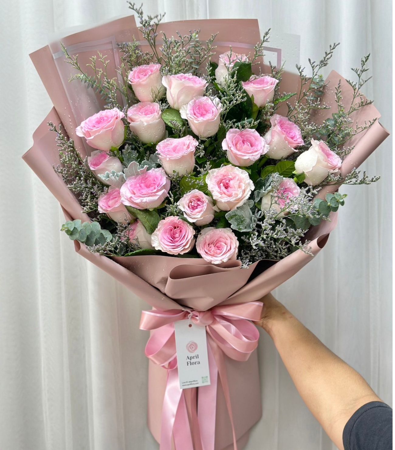 "Adore" Bouquet Of 20 Pink Roses With Caspia - Phuket