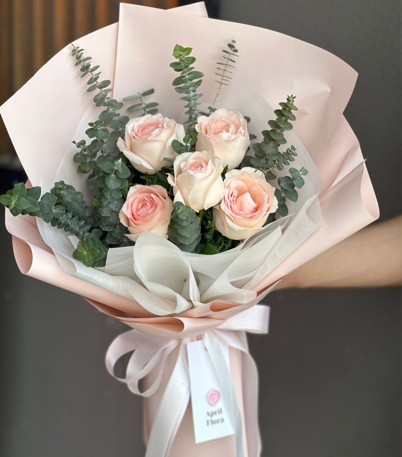 "My Angel" bouquet of 5 pink roses