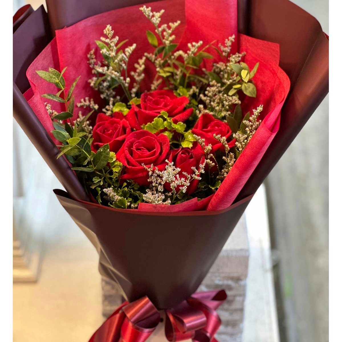 "Love Story" bouquet of 5 red roses - Phuket