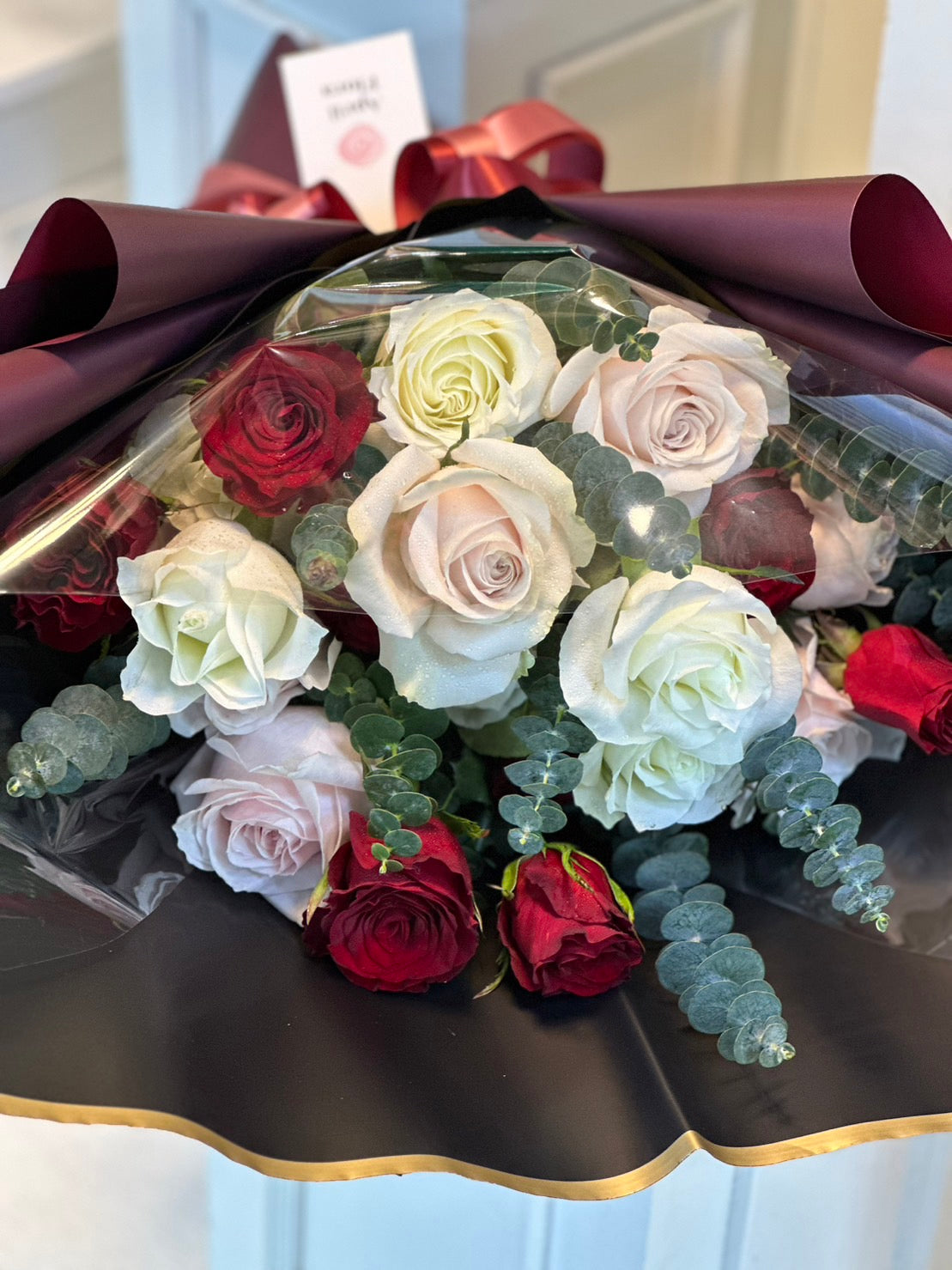 Twenty Roses Hearty Bouquet Of 20 Roses – April Flora